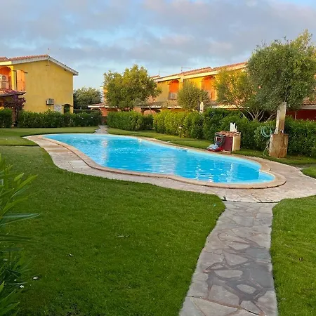 Juniperus Porto Pino 빌라 *